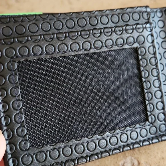 XBOX Black and Green Wallet - Picture 4 of 11